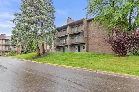 3440 Golfview Dr #116, Eagan, MN 55123
