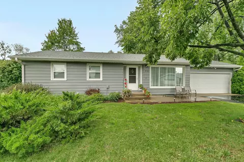 9132 Crestview Dr, Saint Joseph, MN 56374