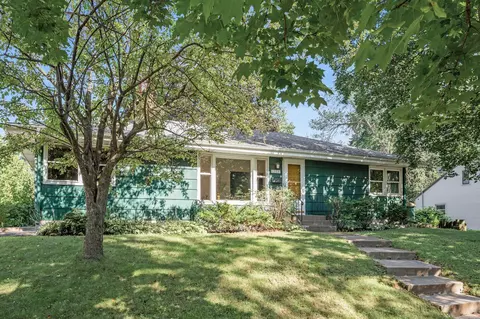 1268 Macarthur Ave, West Saint Paul, MN 55118