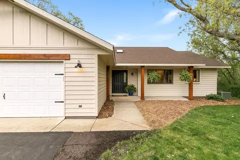 21846 Flagstone Ct, Cold Spring, MN 56320