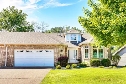 4143 Thornhill Ln, Vadnais Heights, MN 55127