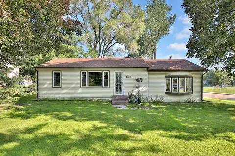 2185 Oakwood Dr, Mounds View, MN 55112