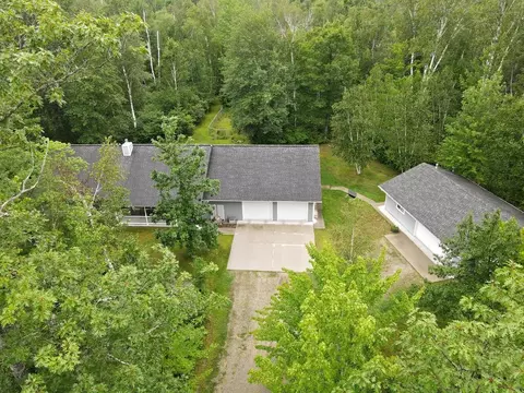 28683 Maple Hill Dr, Grand Rapids, MN 55744
