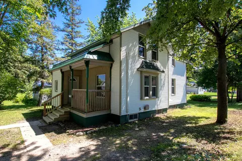 736 4th Ave SW, Hutchinson, MN 55350