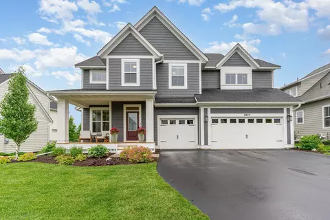 9972 Arrowwood Trl, Woodbury, MN 55129