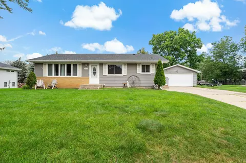 2716 Sunset Ln, Burnsville, MN 55337
