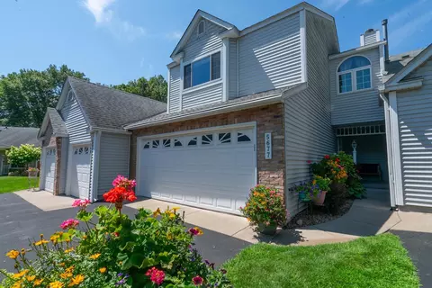 5677 Donegal Ct, Shoreview, MN 55126