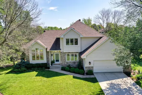 1208 Dunbar Way, Mahtomedi, MN 55115