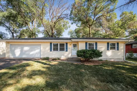 565 111th Ln NW, Coon Rapids, MN 55448