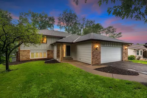 962 122nd Ln NW, Coon Rapids, MN 55448