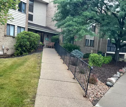 1871 Silver Bell Rd #216, Eagan, MN 55122