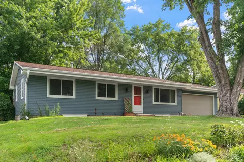 2900 Mississippi St, New Brighton, MN 55112