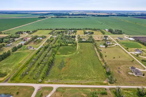 2831 Nyland Ln, Harwood, ND 58042