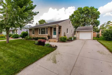1506 9th Ave NE, Rochester, MN 55906