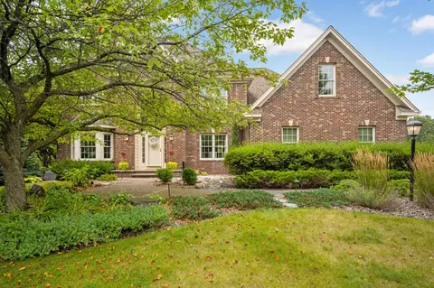 3004 Edgewater Dr, Woodbury, MN 55125