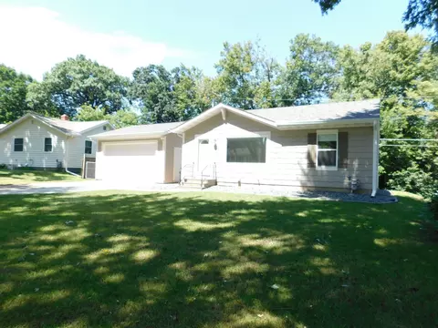 6148 Ridge Dr, Woodbury, MN 55125