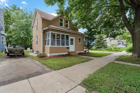 1034 Mclean Ave, Saint Paul, MN 55106