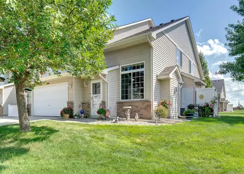 1104 Whisper St NW, New Prague, MN 56071