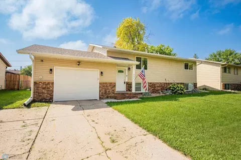 231 10 12 Ave E, West Fargo, ND 58078