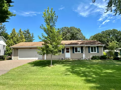242 Galaxy Dr, Circle Pines, MN 55014