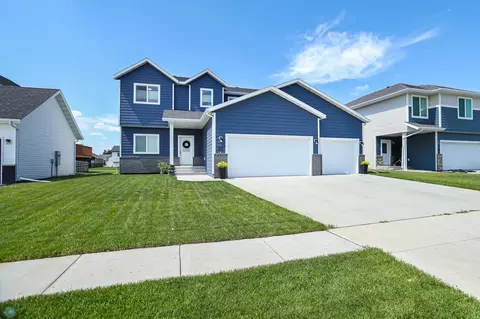 213 7th St E, Horace, ND 58047