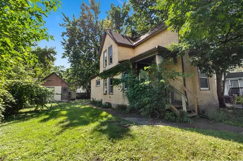 292-294 Thomas Ave, Saint Paul, MN 55103