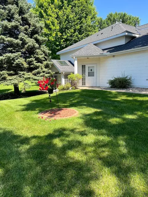 1100 Par Ln, Willmar, MN 56201 photo 2