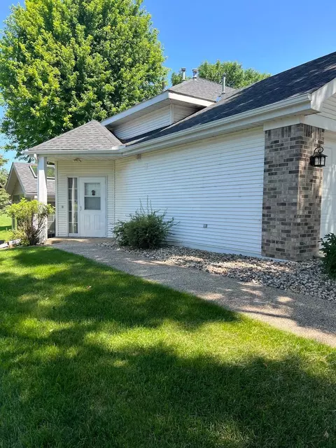 1100 Par Ln, Willmar, MN 56201 photo 5