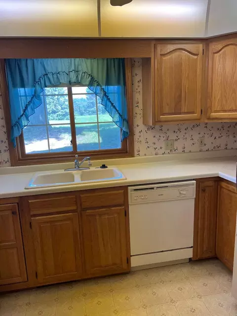 1100 Par Ln, Willmar, MN 56201 photo 14