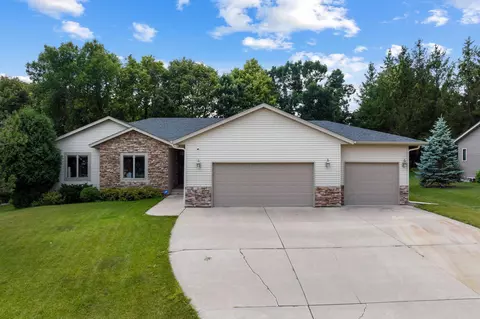 185 Hickory Ln NE, Owatonna, MN 55060