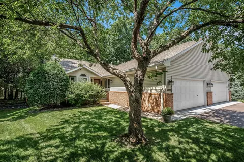 5450 Gideons Ln, Shorewood, MN 55331