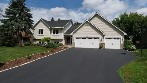 8445 173rd St W, Lakeville, MN 55044