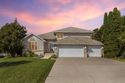 1216 Summit Ct, Maplewood, MN 55109