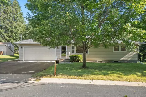 6142 Evergreen Rd, Mound, MN 55364