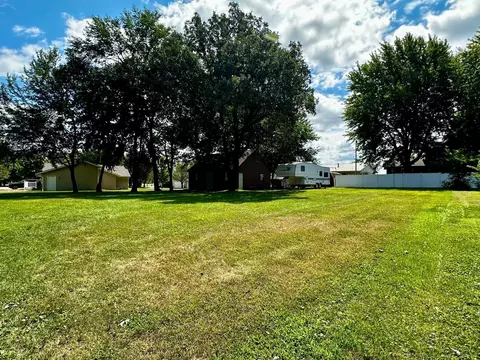 515 Betty Ave, Worthington, MN 56187