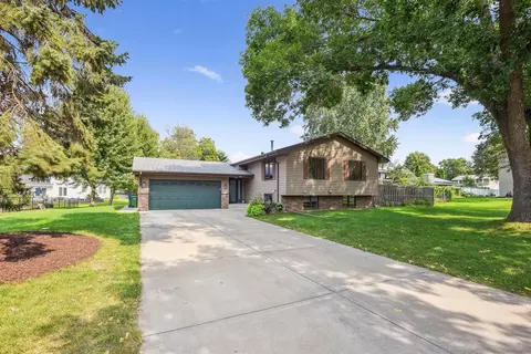 285 Transit Ave, Roseville, MN 55113