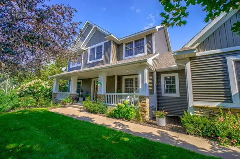 682 Pine Timber Ln, Hudson, WI 54016