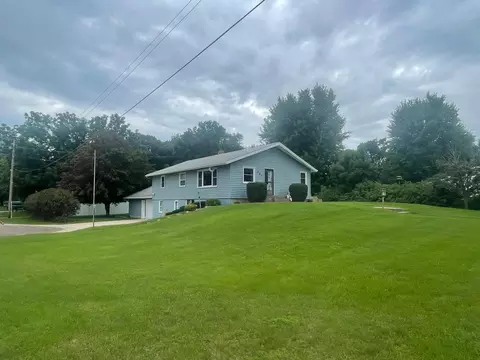 380 9th St, Tracy, MN 56175