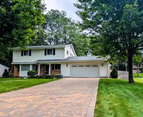 12 Somerset Rd, Mendota Heights, MN 55118
