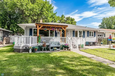 97 23rd Ave N, Fargo, ND 58102