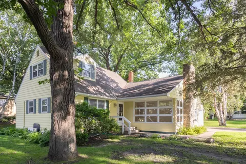 1136 Sunset Dr, Fergus Falls, MN 56537