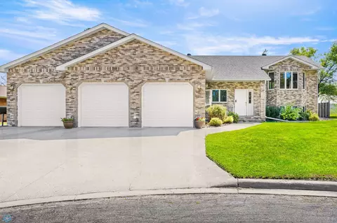 206 6 St NE, Barnesville, MN 56514