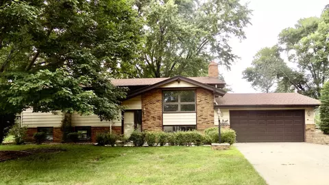 2127 Viking Dr NW, Rochester, MN 55901