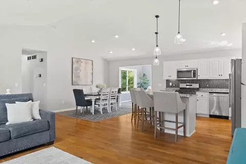 15870 Farnham Ave N, Hugo, MN 55038