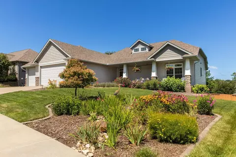 2307 Crimson Ridge Cir NW, Rochester, MN 55901