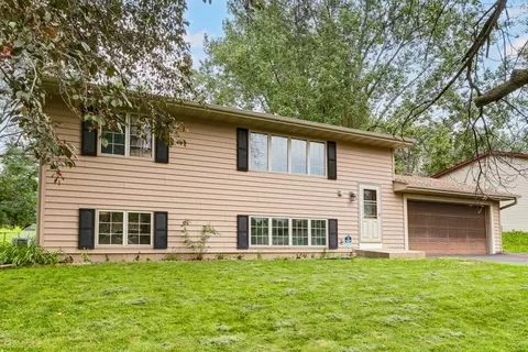 2611 Granite Ave N, Oakdale, MN 55128