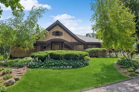 2845 Lake Shore Ave, Maple Plain, MN 55359