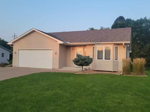 1012 9th St SW, Pine City, MN 55063