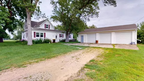 399 1st Ave NW, Wells, MN 56097