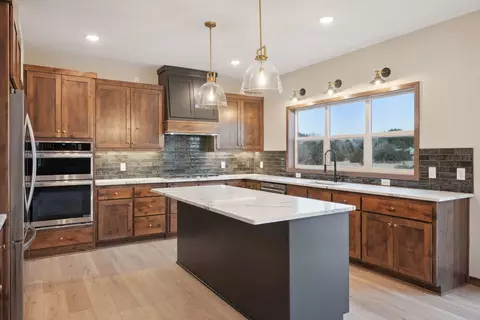 21387 Cottonwood St NW, Oak Grove, MN 55011